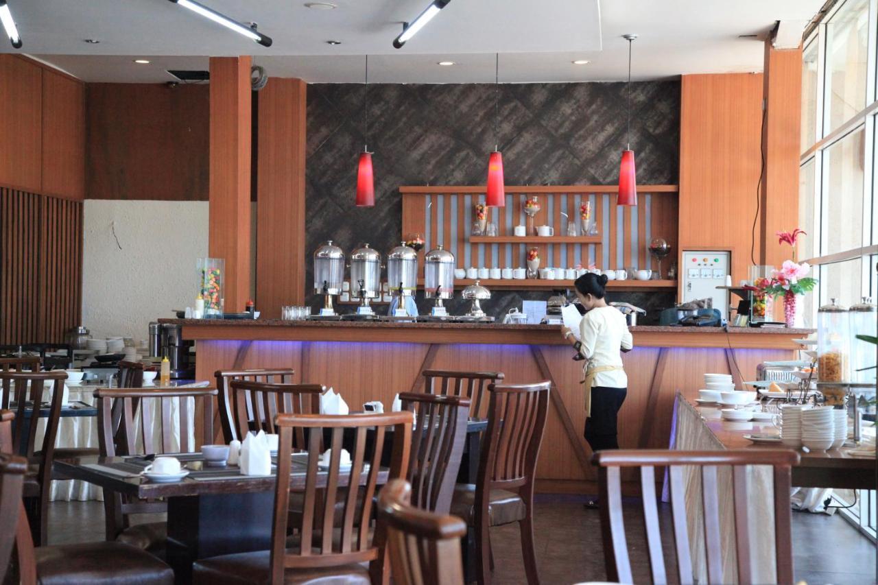Aerotel Smile Losari Makassar Kültér fotó