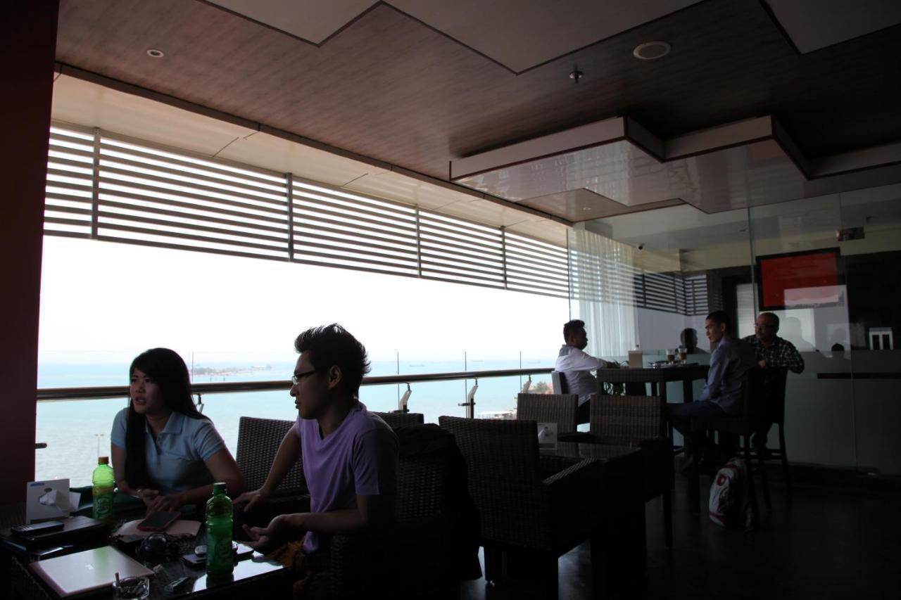 Aerotel Smile Losari Makassar Kültér fotó