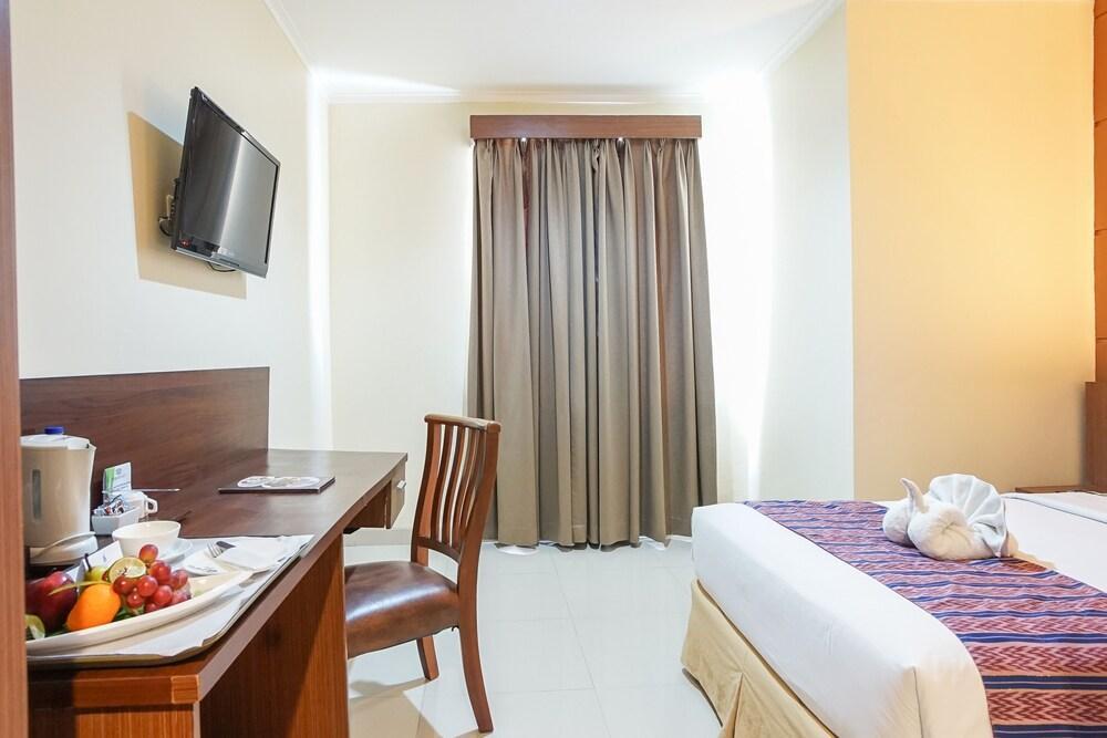 Aerotel Smile Losari Makassar Kültér fotó