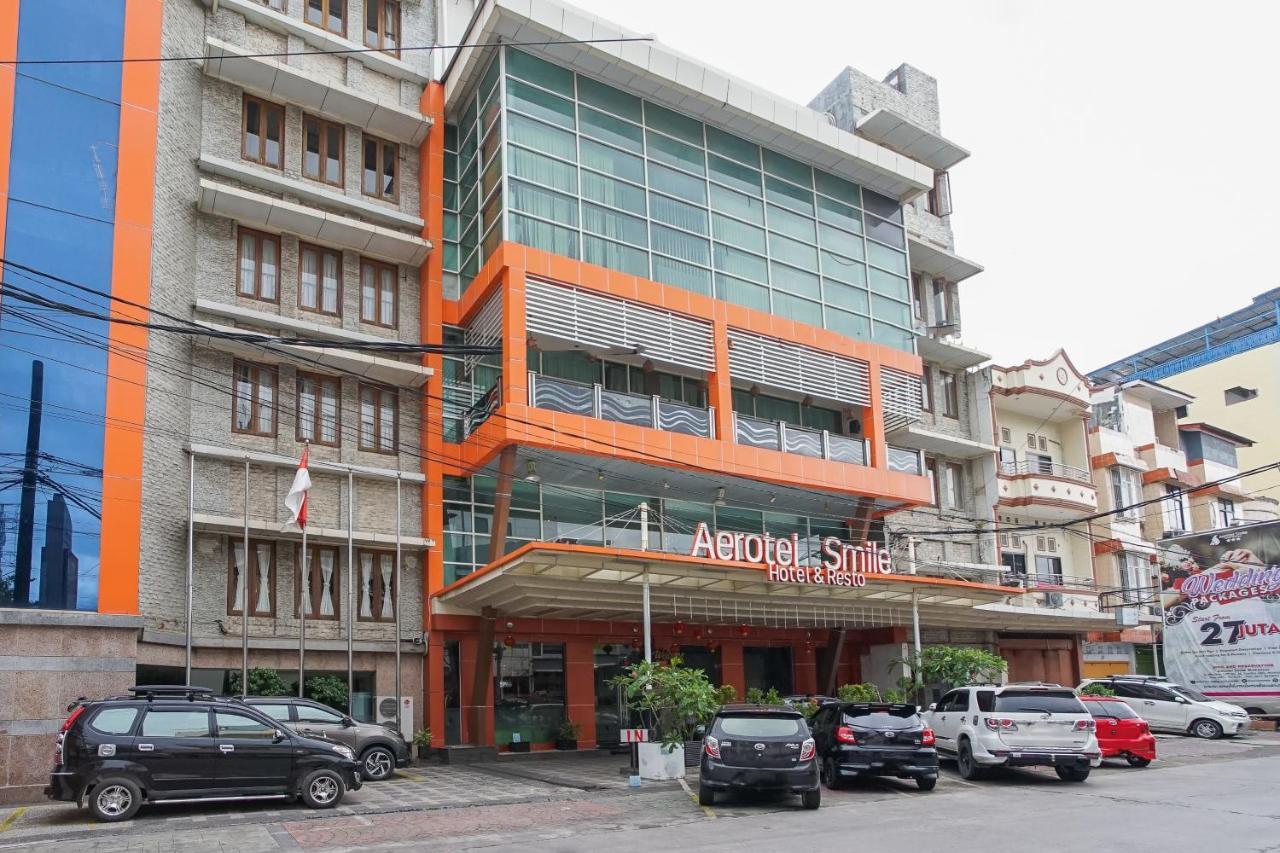 Aerotel Smile Losari Makassar Kültér fotó